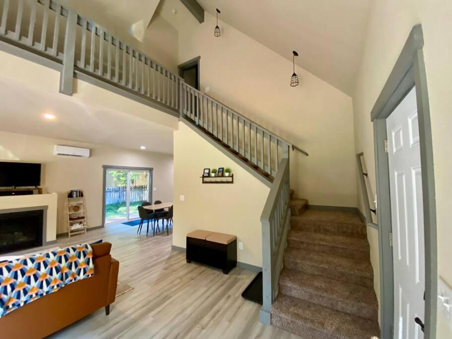 New Modern Cabin! 5Mi To Mt Rainier National Park! Hot Tub & Wifi Ashford Exterior foto